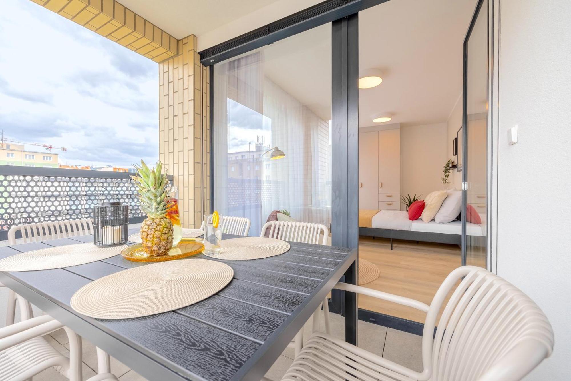 Bright 2Br - 5Th Floor, Balcony, Free Parking By Gravity Prague Apartamento Exterior foto