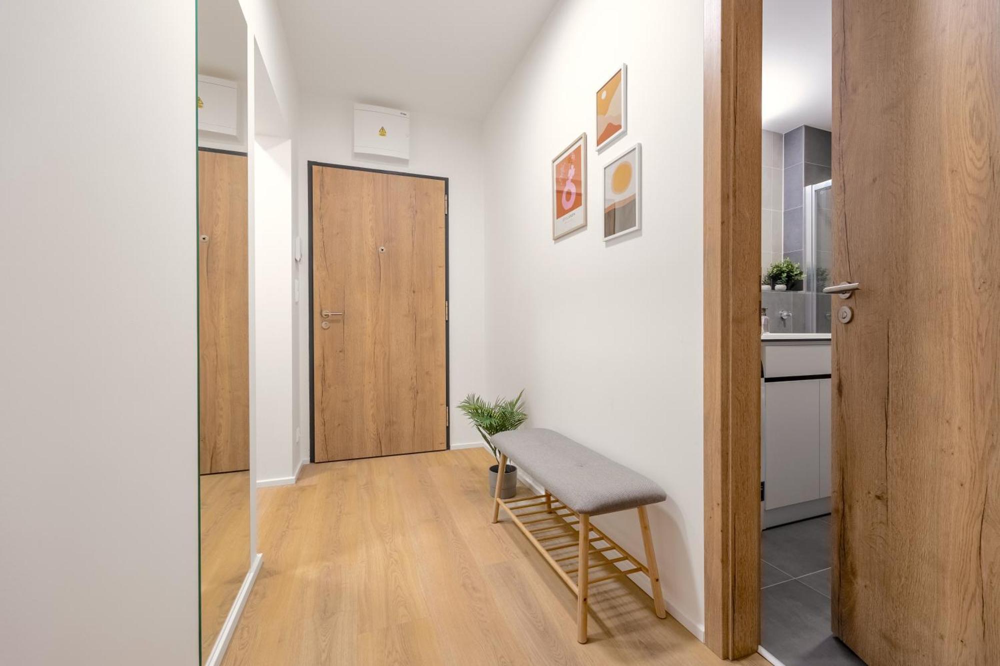 Bright 2Br - 5Th Floor, Balcony, Free Parking By Gravity Prague Apartamento Exterior foto