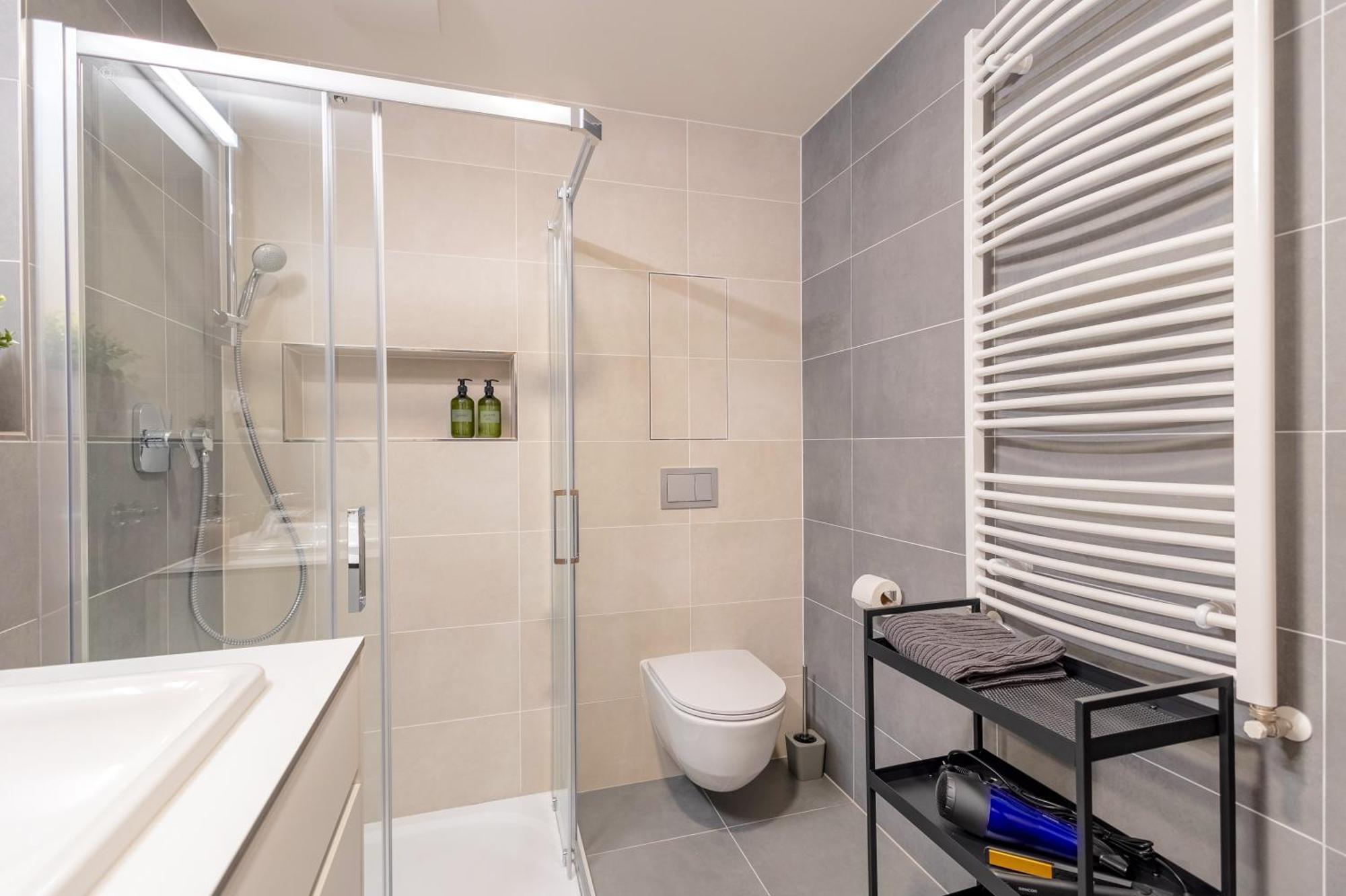 Bright 2Br - 5Th Floor, Balcony, Free Parking By Gravity Prague Apartamento Exterior foto